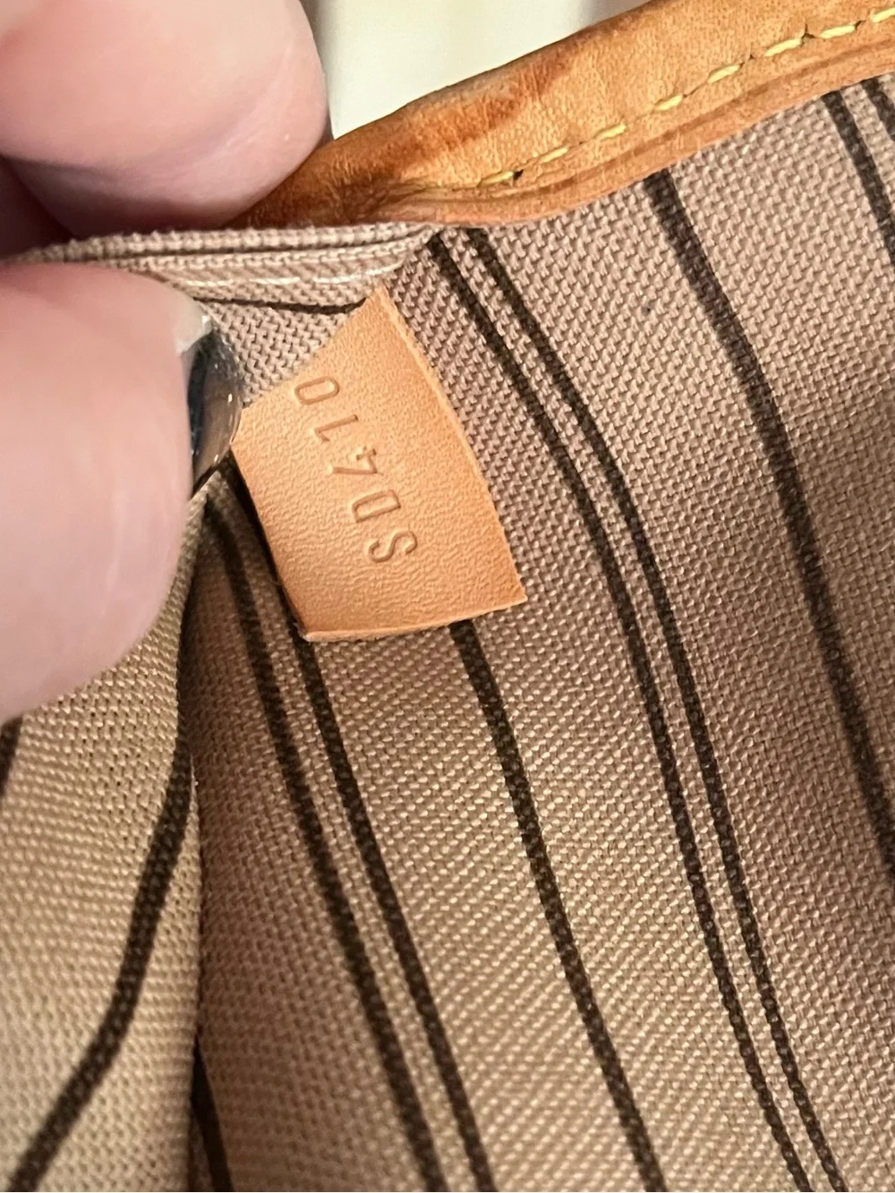 Authentic Louis Vuitton Neverfull MM monogram canvas tote